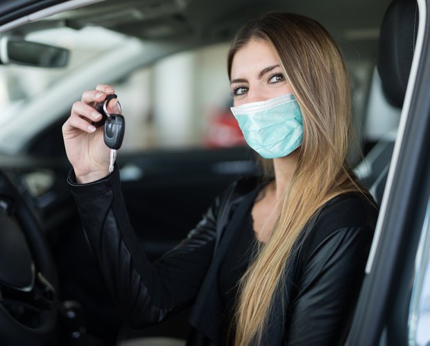 Důsledky koronaviru: pětina lidí hledá levnější auto, nejčastěji o více než 50 000 Kč
