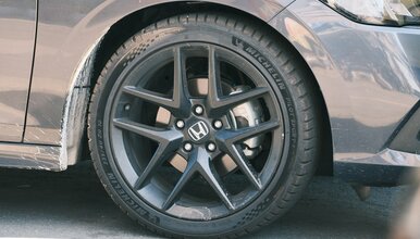 5 nejlepších letních pneumatik 2026: Které modely ovládly letošní testy?