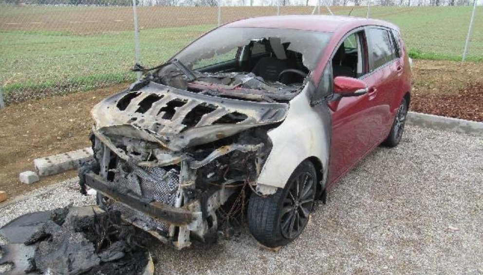 Motor Toyoty totálně shořel v Německu, auto nyní jezdí v ČR
