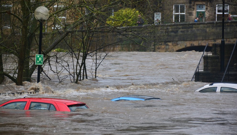 VAROVÁNÍ: Do Česka se valí zaplavená auta z Německa