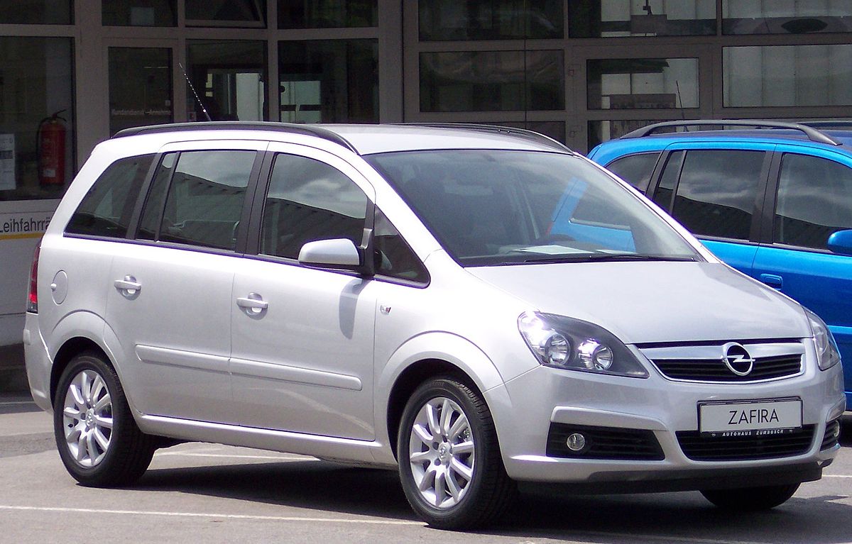 1200px-Opel_Zafira_08-7-2005_silver_vr